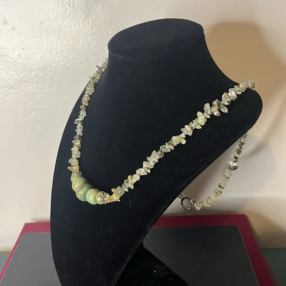 Jade Stones with Polished Multi Stone Chips Toggle Vintage Necklace - Picture 3 of 7